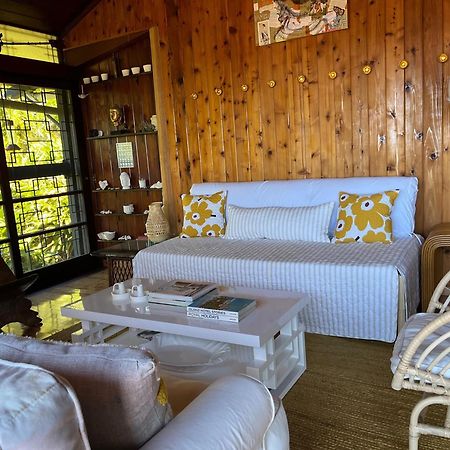 Mid-Century: Caribbean Style Apartment Contant  Exterior photo