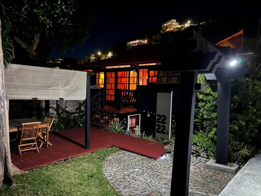 Mid-Century: Caribbean Style Apartment Contant  Exterior photo