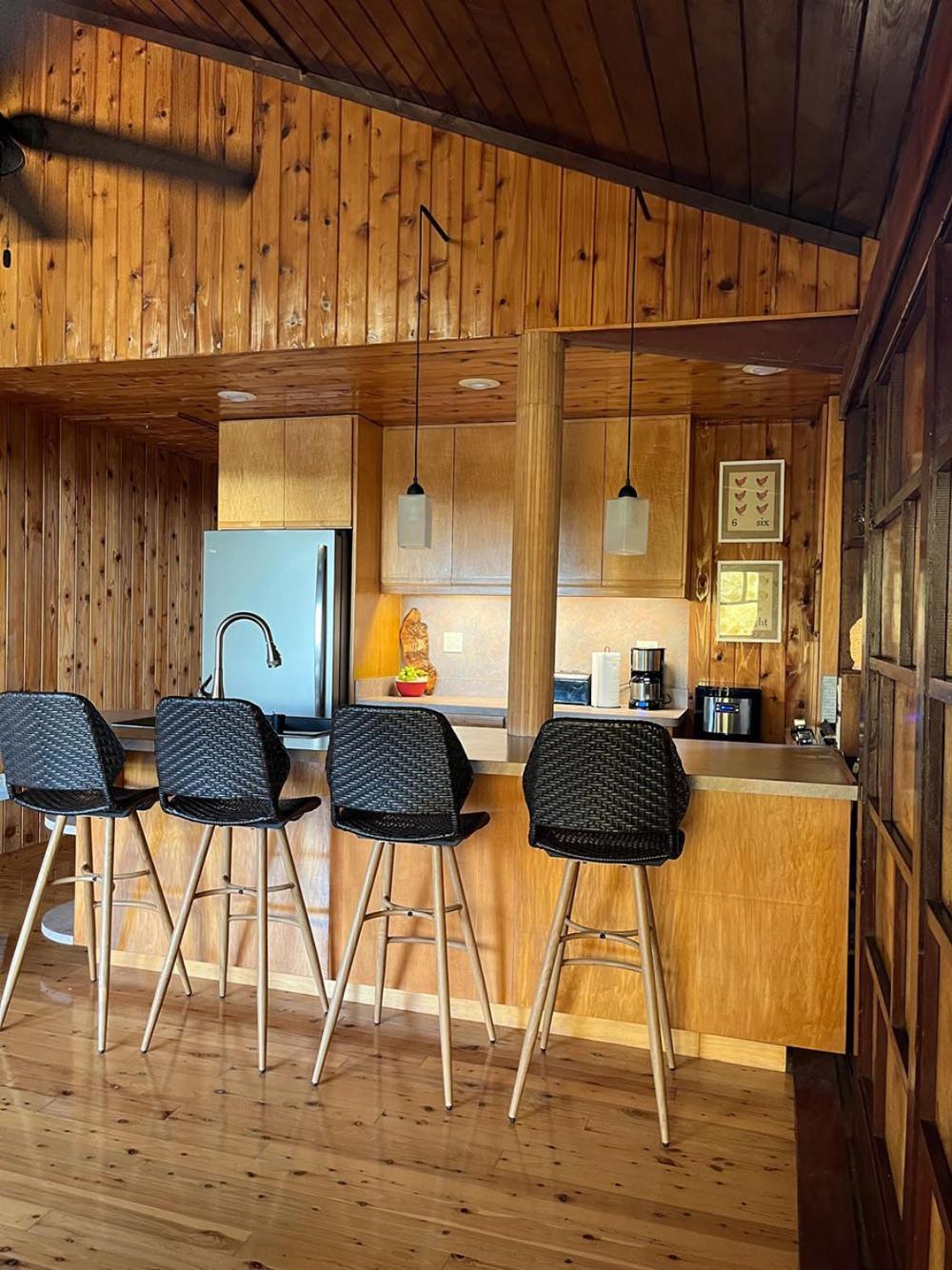 Mid-Century: Caribbean Style Apartment Contant  Exterior photo